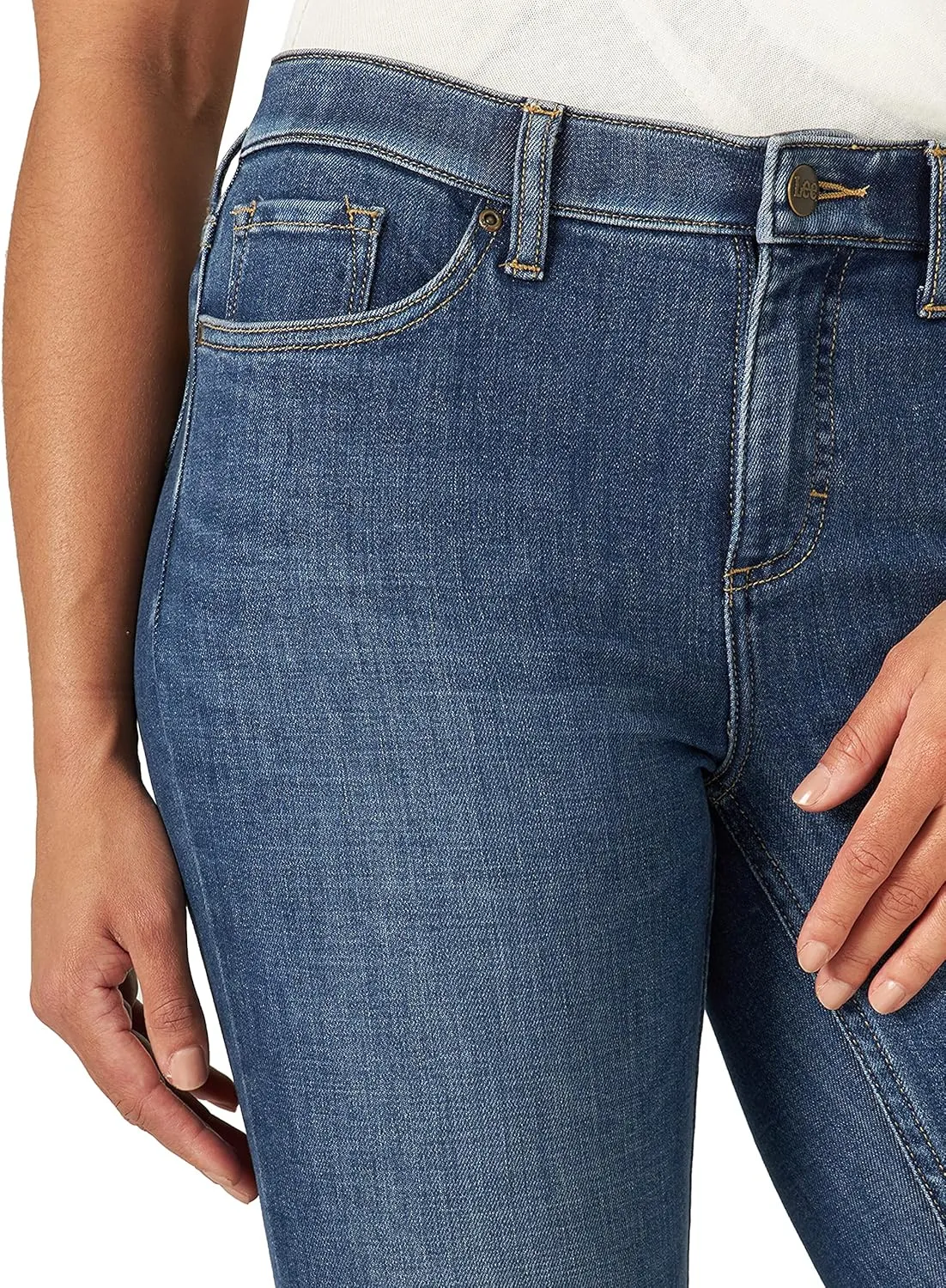 Lee Women's Ultra Lux Mid-Rise Cigarette Crop Jean