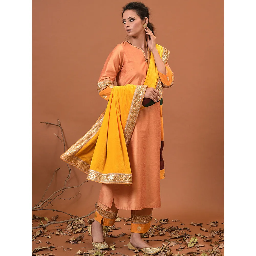 NUHH Winter wheat Kurta, Pant with a Velvet Shawl (Set of 3)