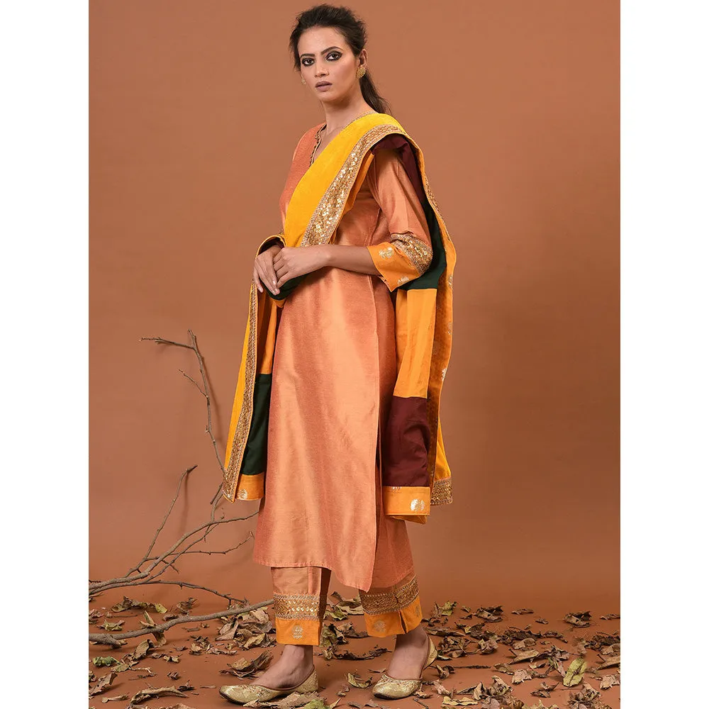 NUHH Winter wheat Kurta, Pant with a Velvet Shawl (Set of 3)