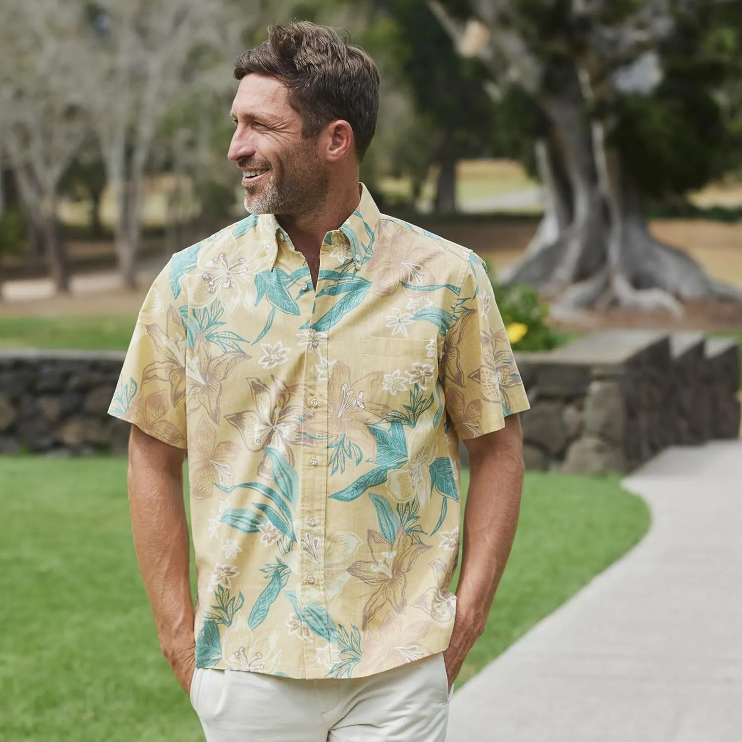 Reyn Spooner Men's Floral Hawaiian Aloha Shirt - Button Front