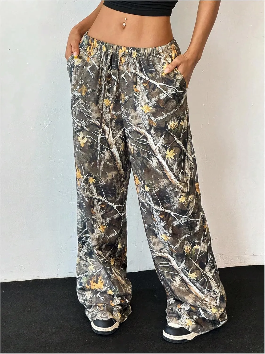 Women's Camo Pants Baggy Wide Leg Pants Camouflage Elastic Low Waist Loose Trousers Long Joggers Sweatpants Pockets