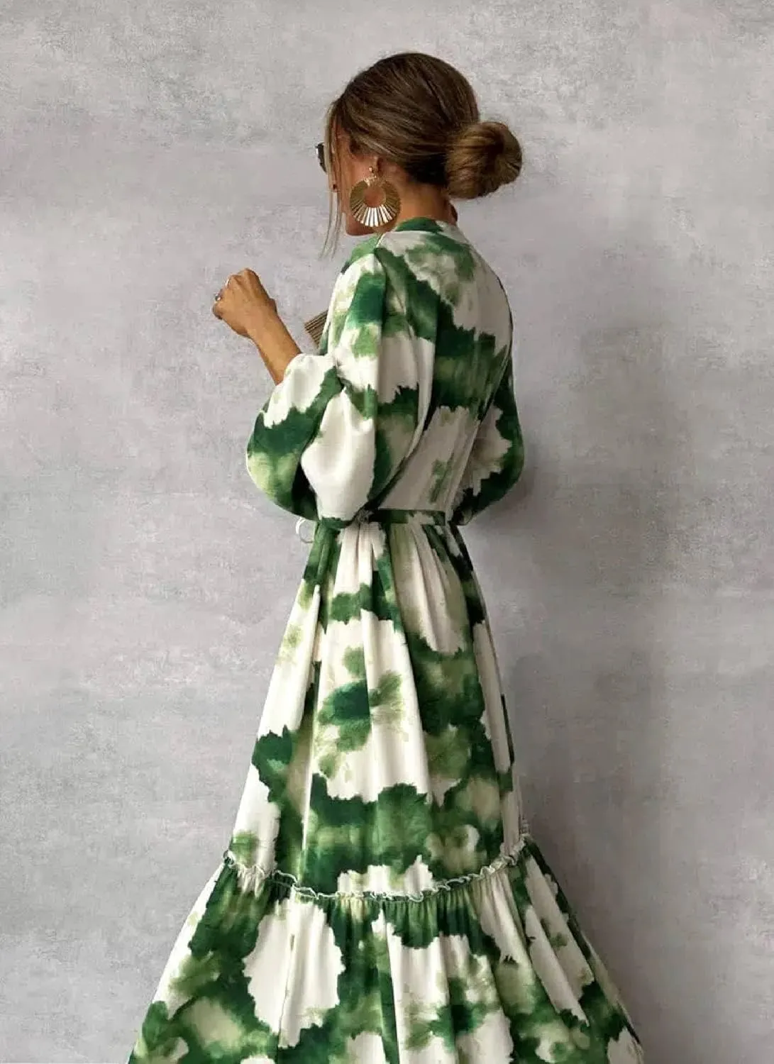 Women's Elegant Green Floral V Neck Maxi Dress Long Sleeve Tie-Dye Print Cinched Waist Tiered Ruffle Evening Long Dress